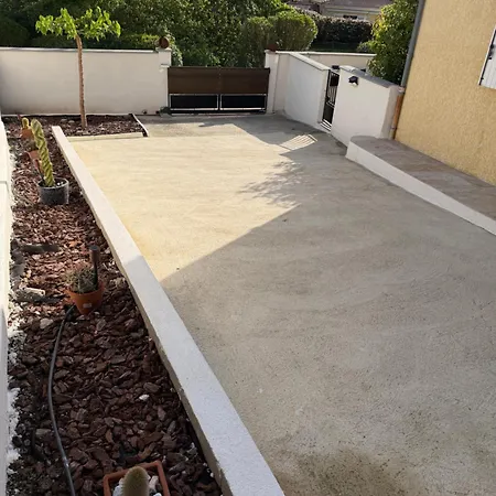 Deux Spacieux Avec Jardin Et Entierement Privatif Dans Lotissement Tres Calme Villa