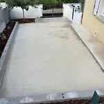 Deux Spacieux Avec Jardin Et Entierement Privatif Dans Lotissement Tres Calme *