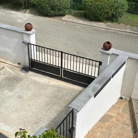 Deux Spacieux Avec Jardin Et Entierement Privatif Dans Lotissement Tres Calme Vila Biguglia (Corsica)