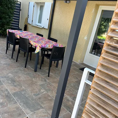 Villa Deux Spacieux Avec Jardin Et Entierement Privatif Dans Lotissement Tres Calme *