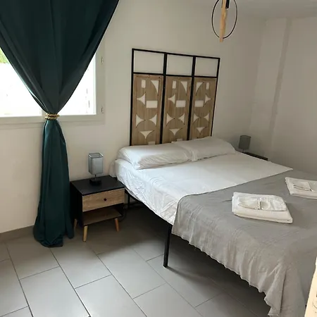 Deux Spacieux Avec Jardin Et Entierement Privatif Dans Lotissement Tres Calme