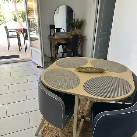 Villa Deux Spacieux Avec Jardin Et Entierement Privatif Dans Lotissement Tres Calme *