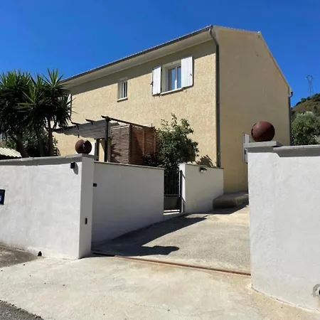Deux Spacieux Avec Jardin Et Entierement Privatif Dans Lotissement Tres Calme Biguglia (Corsica)