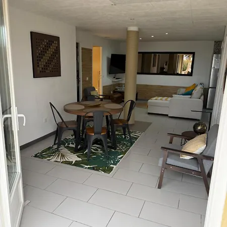 Deux Spacieux Avec Jardin Et Entierement Privatif Dans Lotissement Tres Calme Villa
