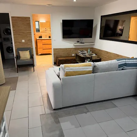 Villa Deux Spacieux Avec Jardin Et Entierement Privatif Dans Lotissement Tres Calme