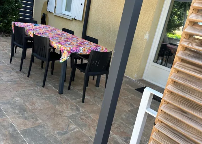Villa Deux Spacieux Avec Jardin Et Entierement Privatif Dans Lotissement Tres Calme *