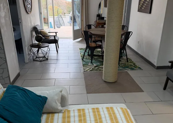 Villa Deux Spacieux Avec Jardin Et Entierement Privatif Dans Lotissement Tres Calme